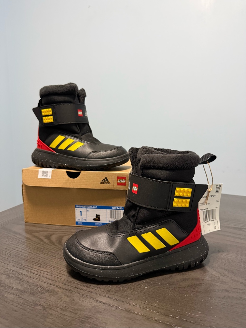 adidas x LEGO Winterplay Kids Snow Boots US 1 EU 32 Black Red Yellow NWB GW4420